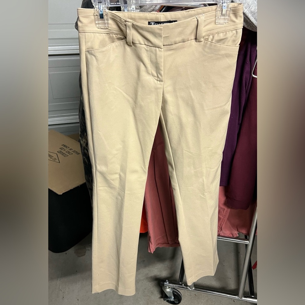 🌸3/$10) 7th Avenue Design Studio New York & Company Khaki Pants Size Petite 2
